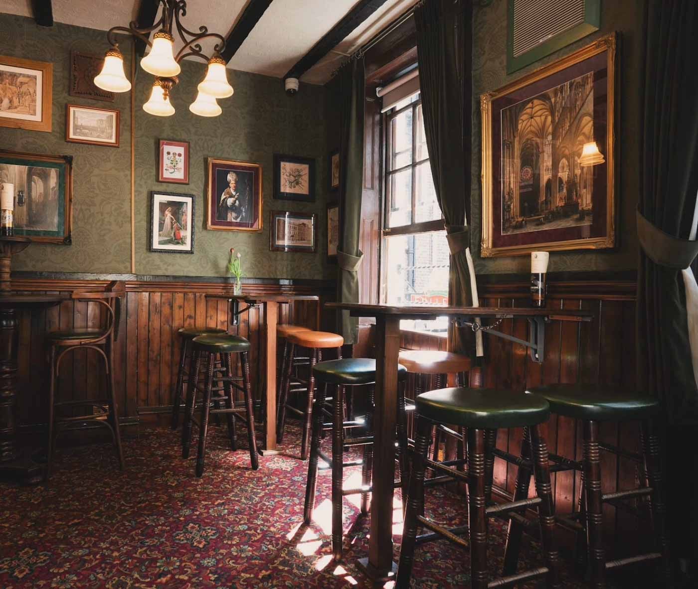 Ye_Old_Mitre_London