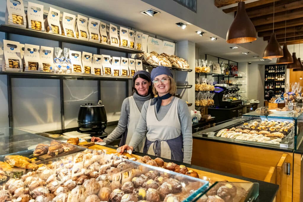 Venitian-Bakery-Food-Tour