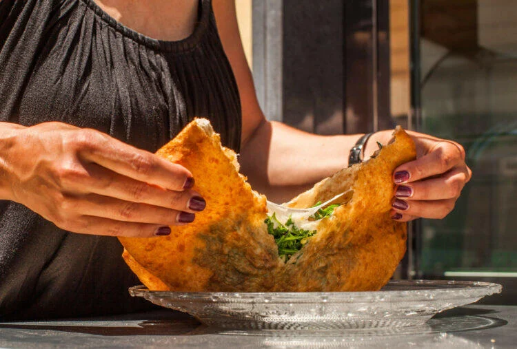 Naples Pizza & Drinks Tour: A Slice of Naples