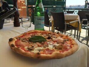 lunch_in_venice