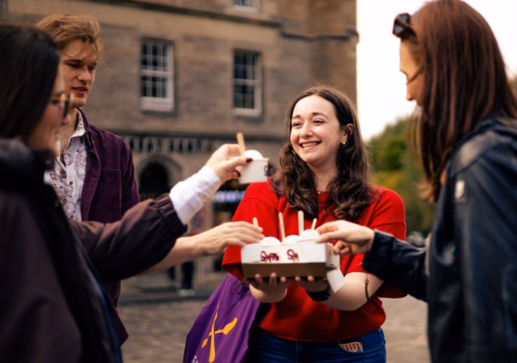 Eating Edinburgh: Old Town Food & Drinks Tour