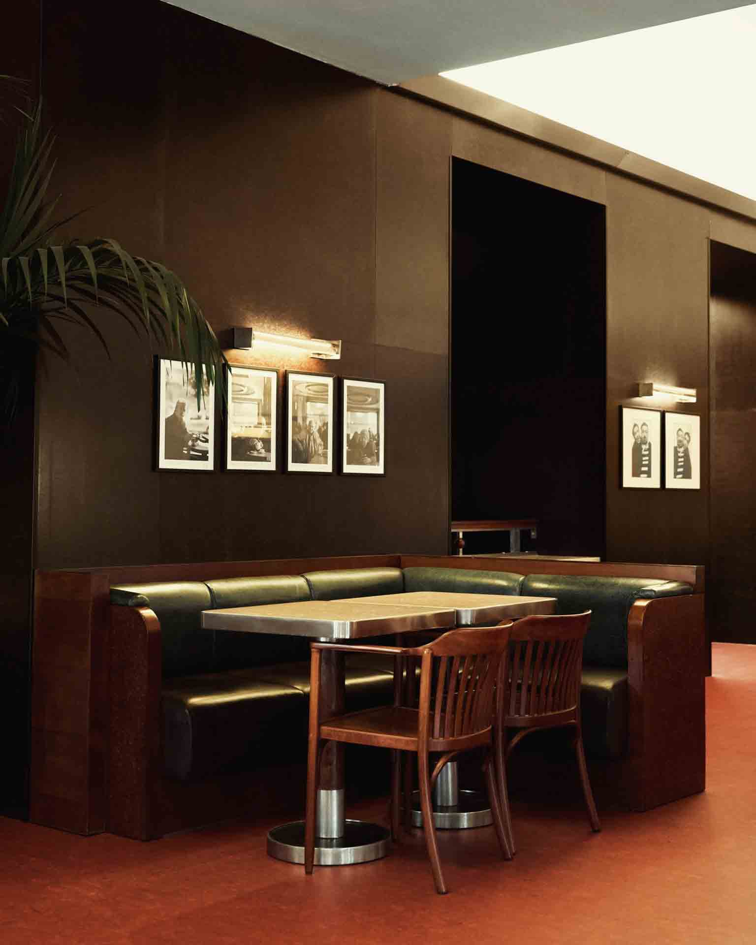 Cafe_Slavia_Prague