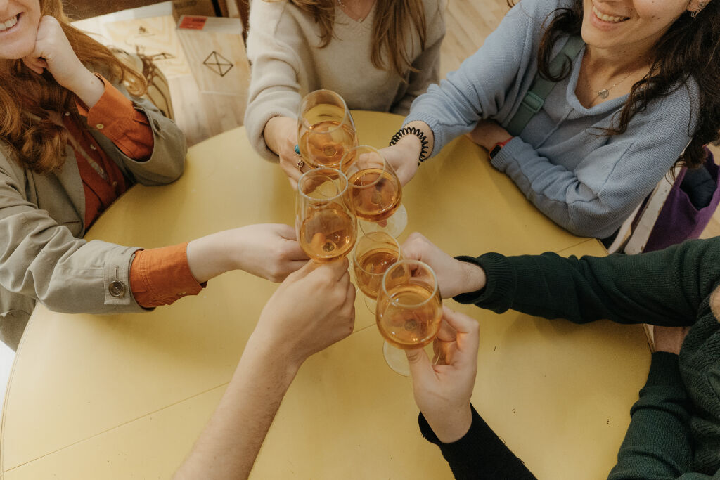 lisbon-wine-cheers