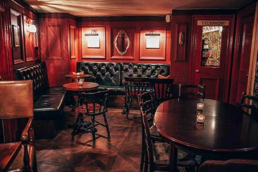Panda_&_Sons_bar_Edinburgh