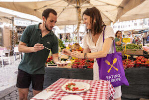 market_vendors_and_street_food_Rome