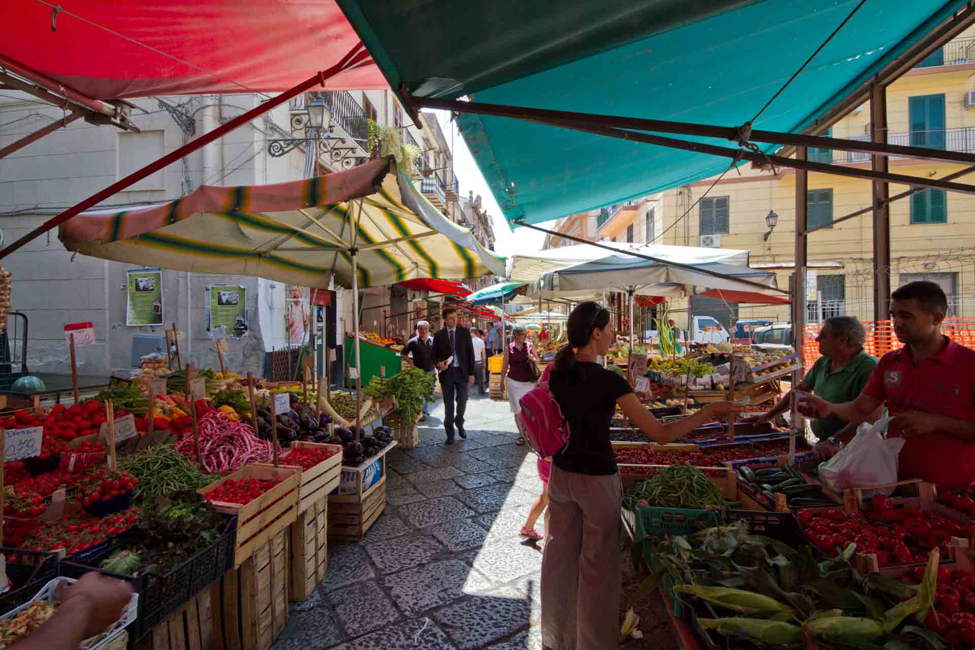 Street_on_La_Vucciria_Market