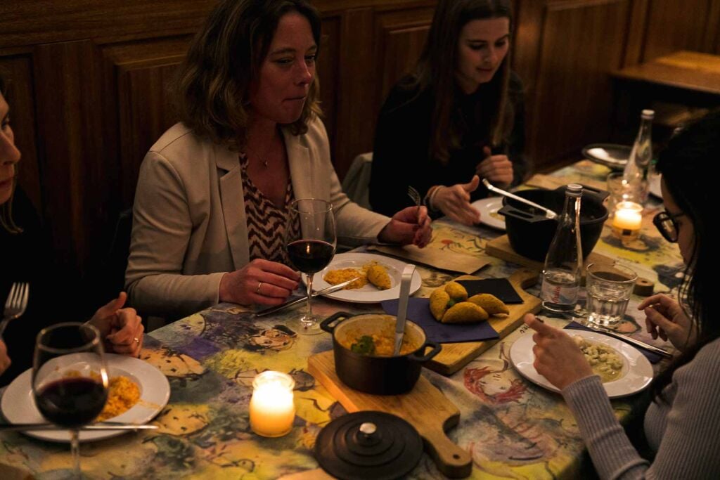 Eating_Europe_tour_group_at_Cândido_dos_Reis_Café_Porto