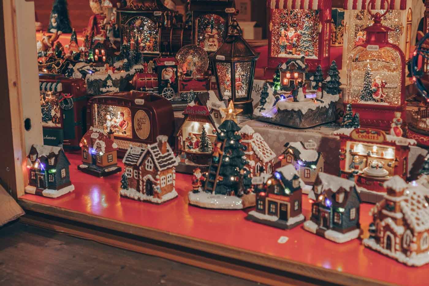 Ornaments_Edinburgh_Christmas_market
