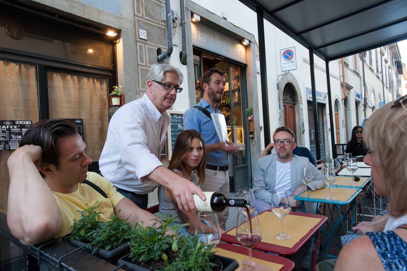 Tour_group_dining_Fiaschetteria_Fantappié_Florence