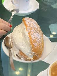 maritozzi_on_a_plate_rome