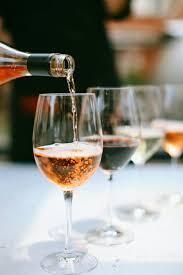 glasses_of_wine_in_rome
