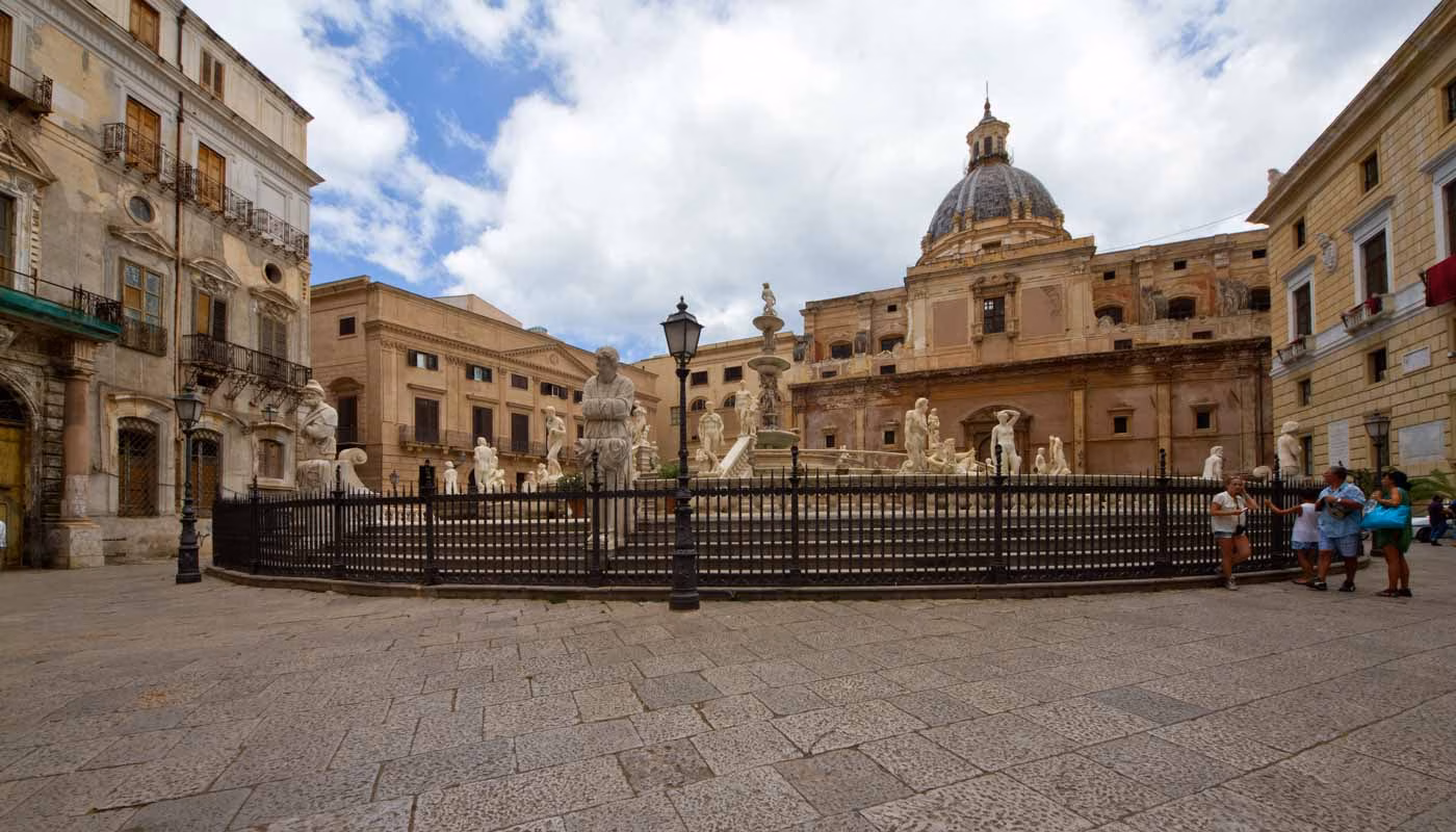 Piazza_kalsa_palermo