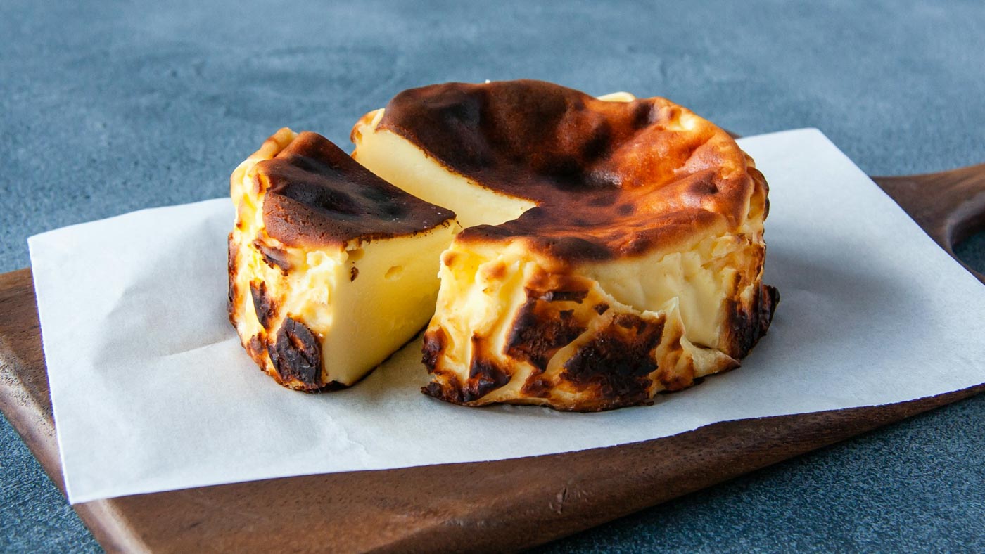 Basque_cheesecake_San_Sebastian